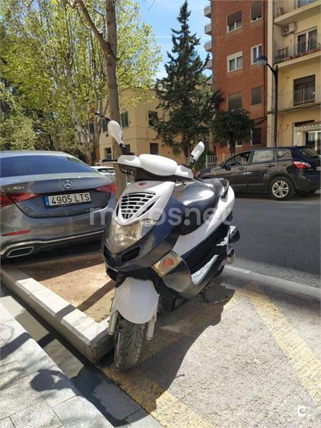 Kymco Bet & Win 125 1000 € 2006 Albacete - 4