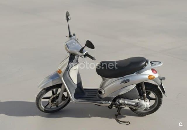 Piaggio LIBERTY 124 4T – Vista 3