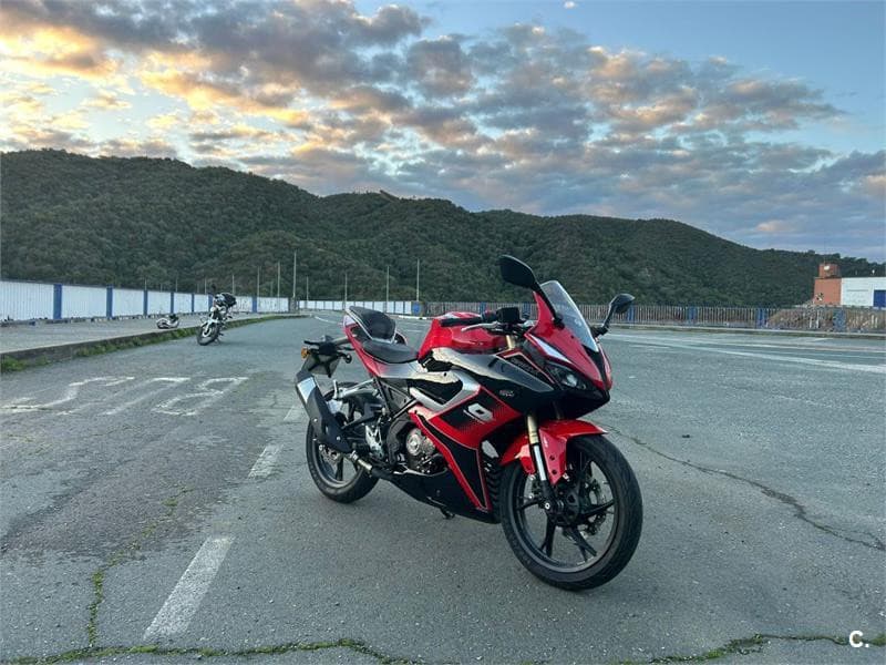 QJ Motor SRK 125 – Vista 1