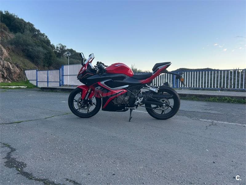 QJ Motor SRK 125 – Vista 3