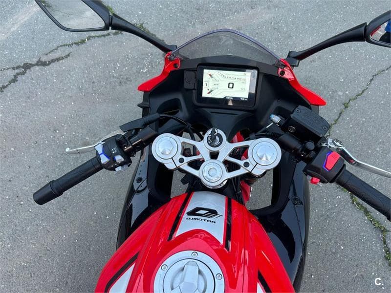 QJ Motor SRK 125 – Vista 4