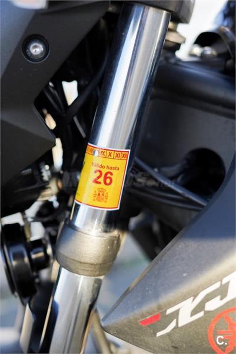 Yamaha XJ6 Diversion F ABS 4200 € 2015 Sevilla - 10