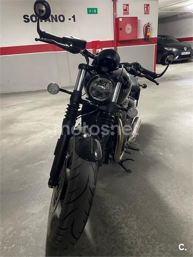 Triumph Bonneville Bobber 12.000 € 2023 A Coruña - 3