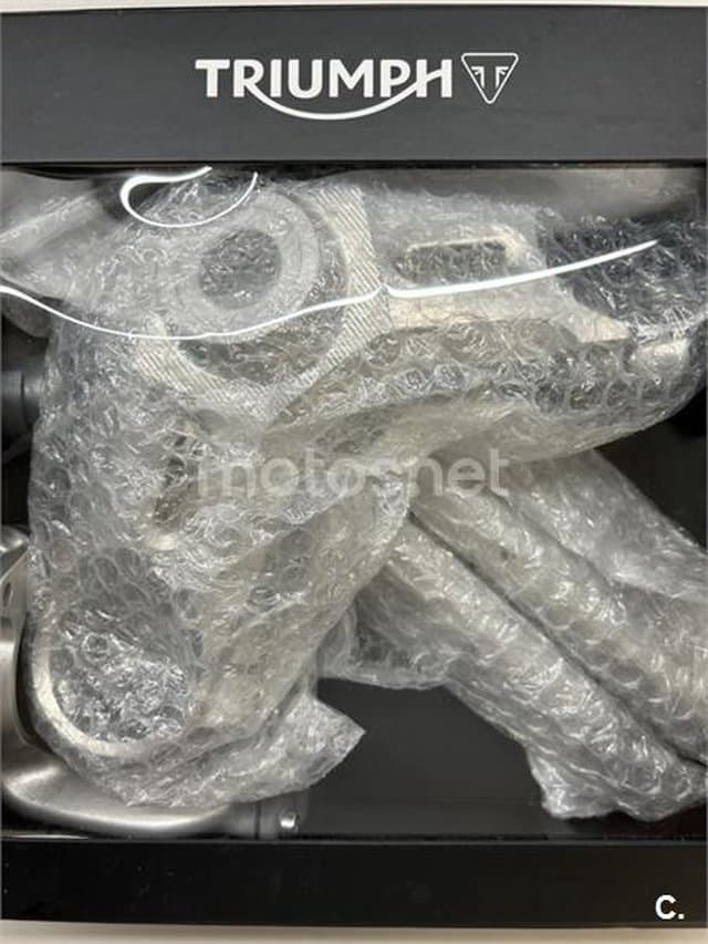 Triumph Bonneville – Vista 11