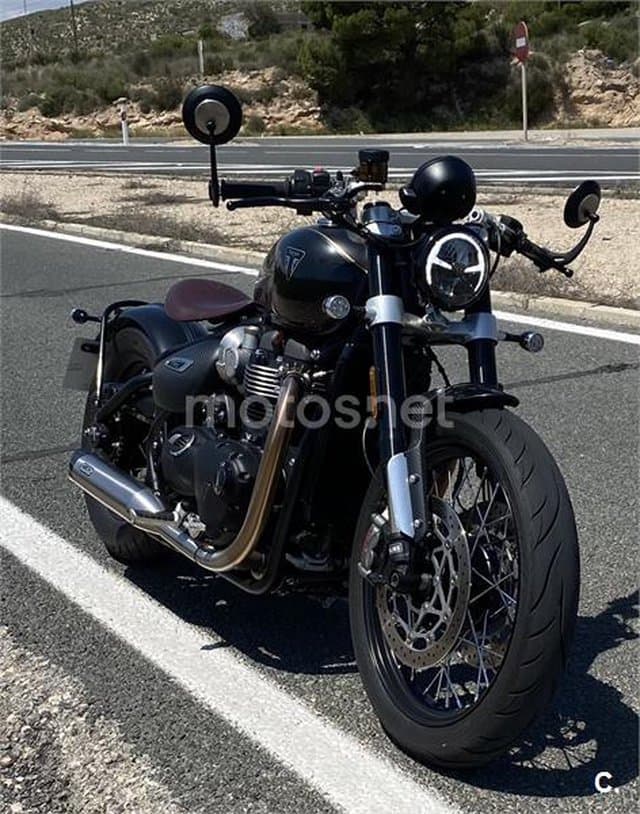 Triumph Bonneville – Vista 9