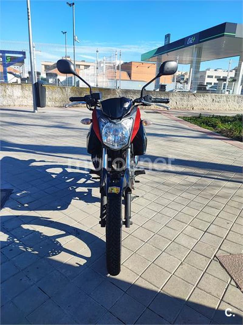 Yamaha YS125 – Vista 5