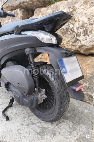 Piaggio Beverly 300 – Vista 2