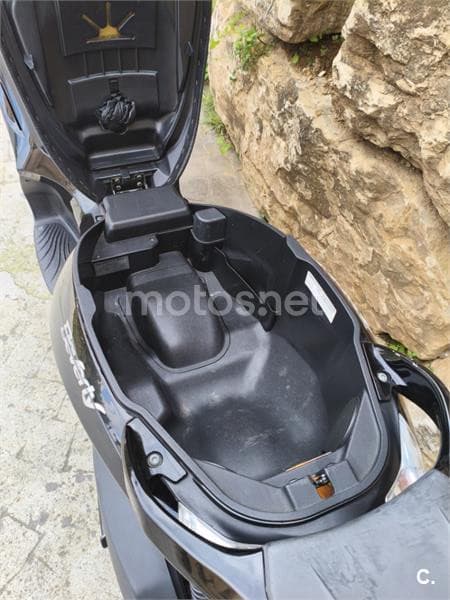 Piaggio Beverly 300 – Vista 8