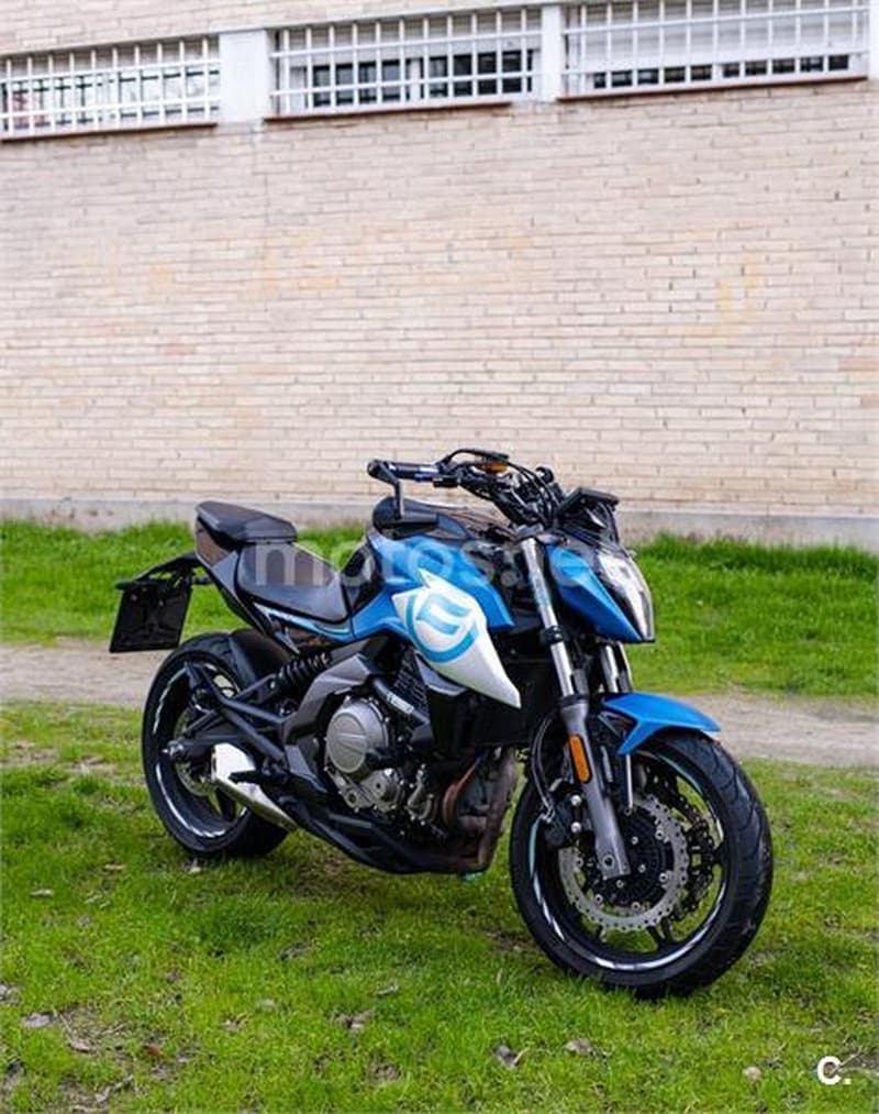 CFMOTO 650 NK 3999 € 2024 Madrid - 1