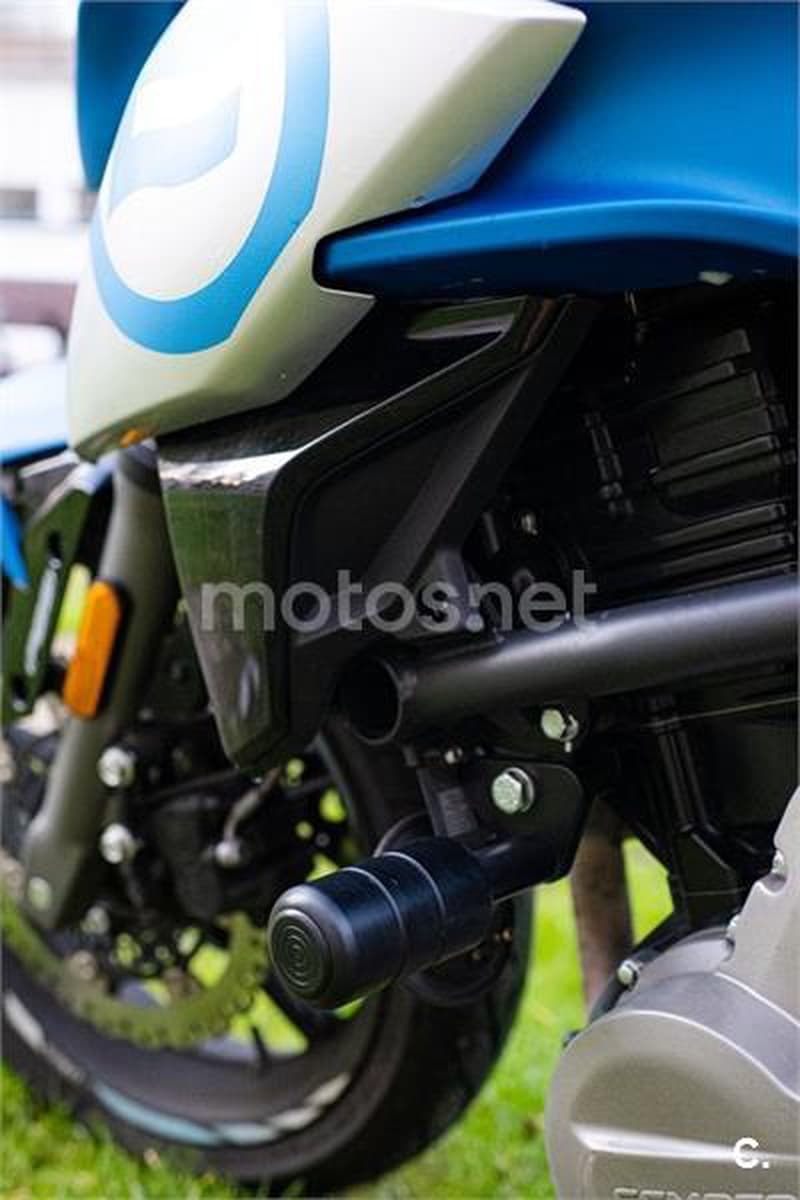CFMOTO 650 NK 3999 € 2024 Madrid - 13