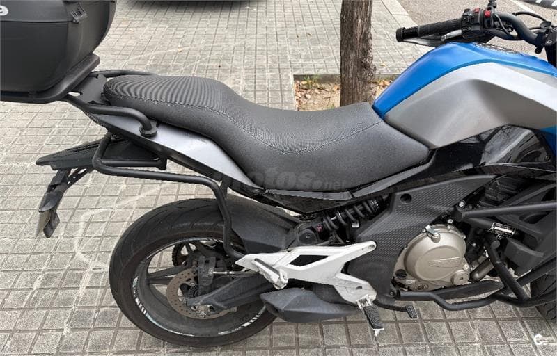 CFMOTO 650 MT – Vista 10