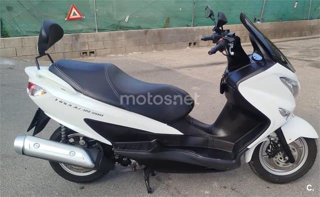 Suzuki BURGMAN 200 2500 € 2015 Alicante - 3
