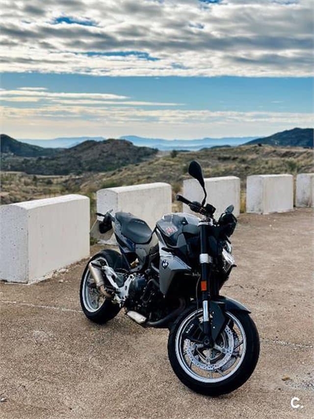 BMW F 900 R – Vista 1