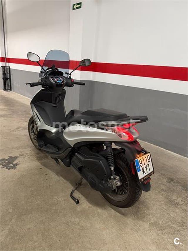 Piaggio Beverly 300 – Vista 3