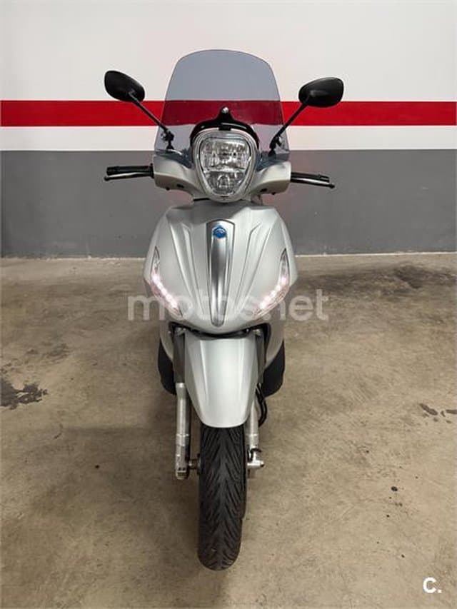 Piaggio Beverly 300 – Vista 4
