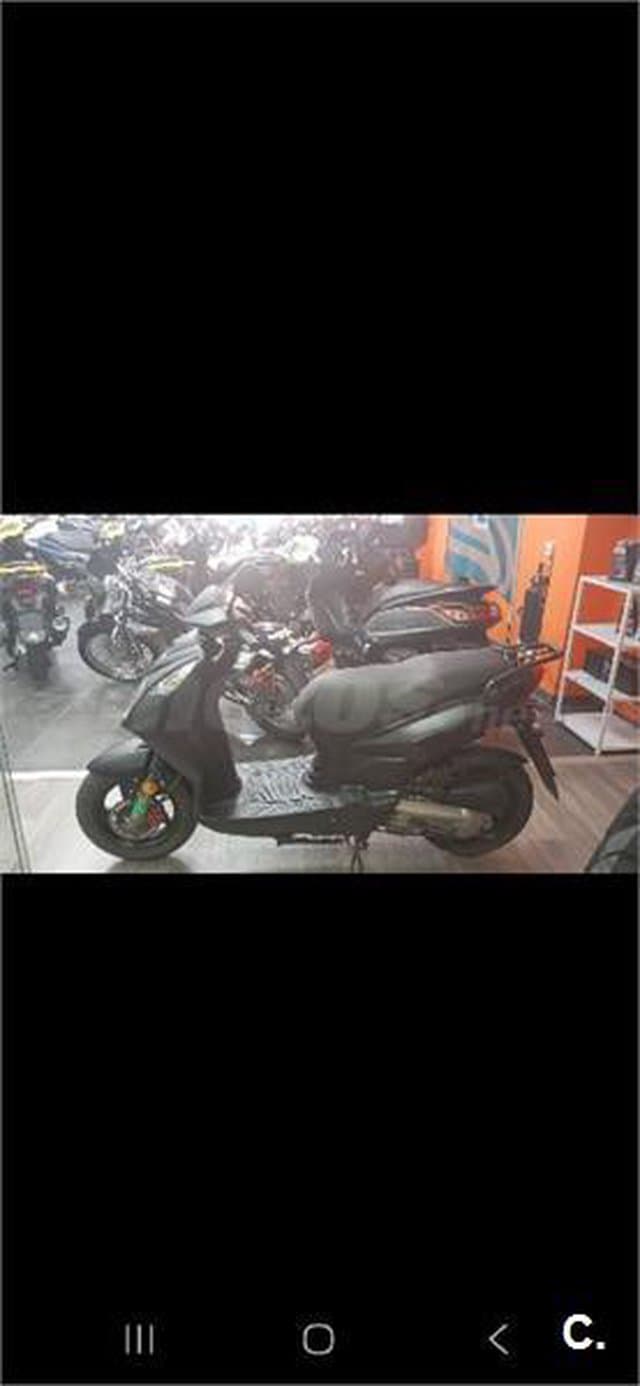 SYM SYMPLY 2 50 – Vista 3