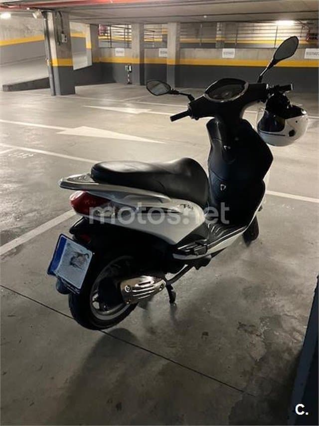 Piaggio FLY 125 ie 3V – Vista 3