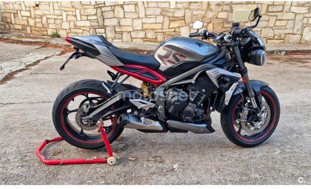 Triumph Street Triple 8300 € 2021 Barcelona - 1