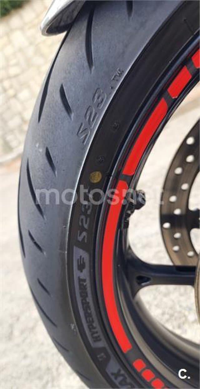 Triumph Street Triple 8300 € 2021 Barcelona - 11