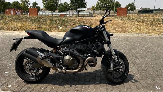 Ducati Monster 821 – Vista 3