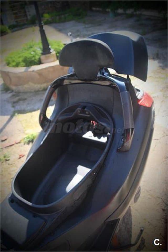 Piaggio X EVO 125 – Vista 2
