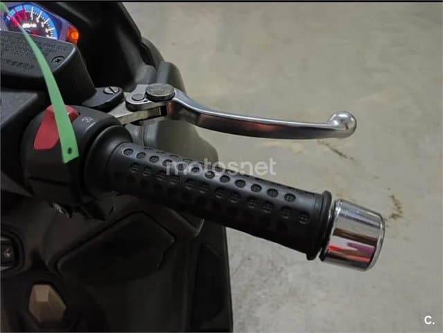 SYM Maxsym 400 – Vista 2