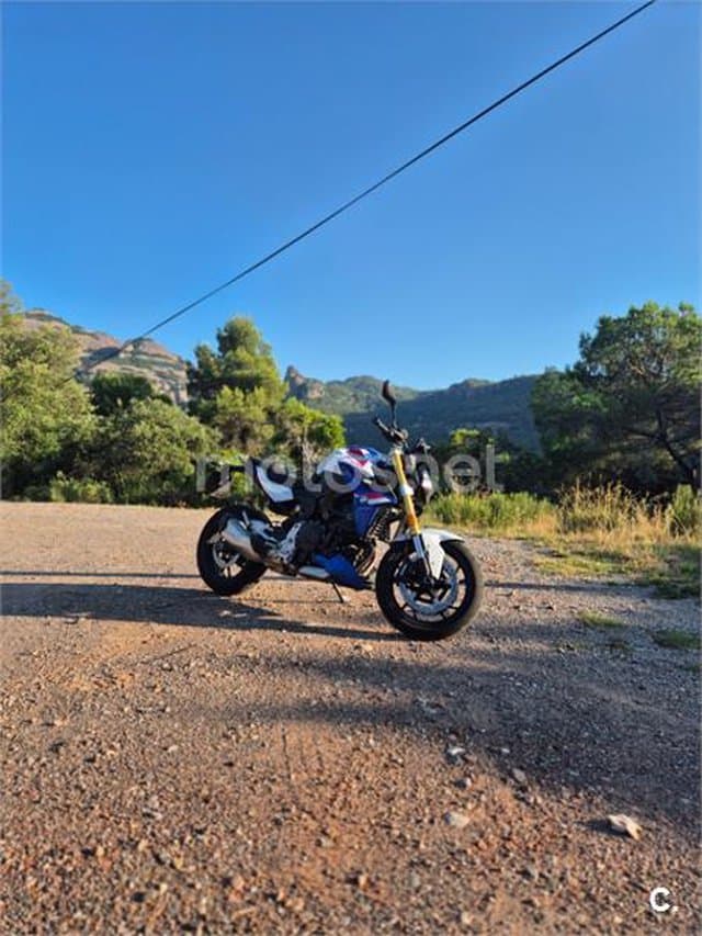 BMW F 900 R – Vista 1