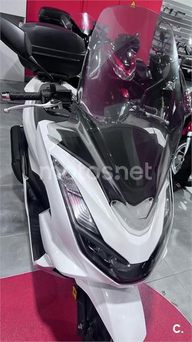 Honda PCX 125 – Vista 4