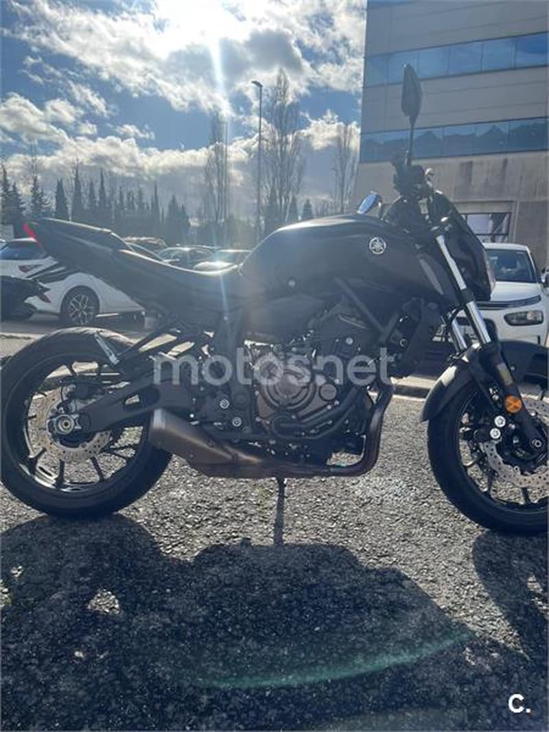 Yamaha MT-07 – Vista 8