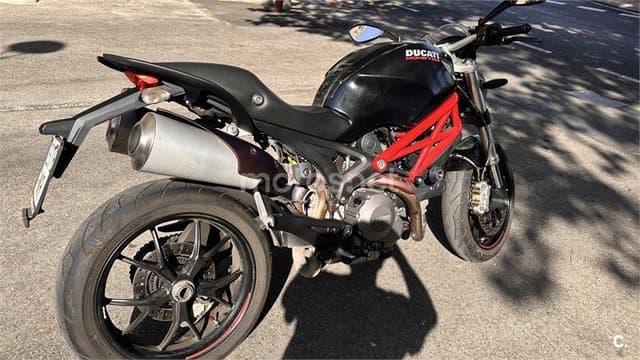 Ducati Monster 796 ABS – Vista 2