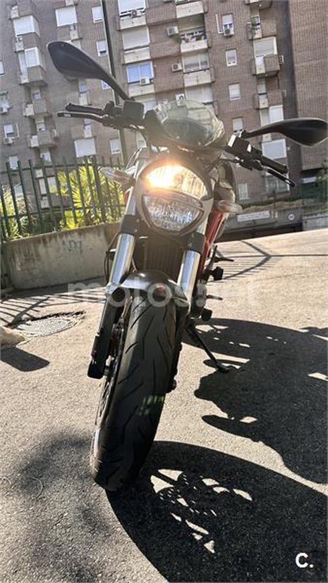 Ducati Monster 796 ABS – Vista 3