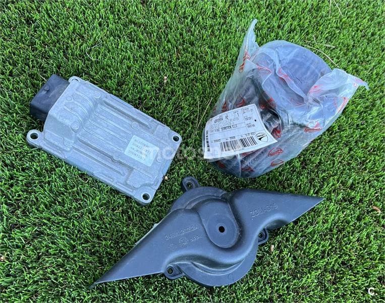 Ducati Monster 1100 Evo 5900 € 2013 Barcelona - 3