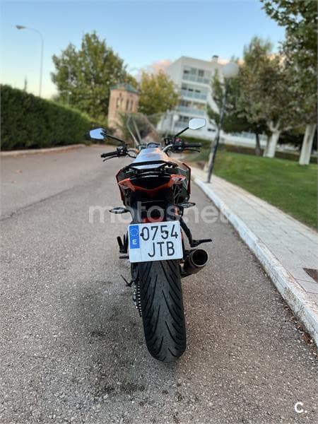 KTM 1290 Super Duke GT – Vista 2