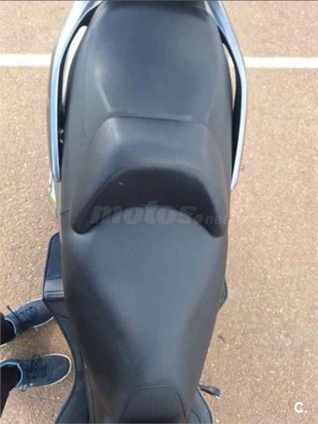 Suzuki BURGMAN 400 1800 € 2006 Badajoz - 3