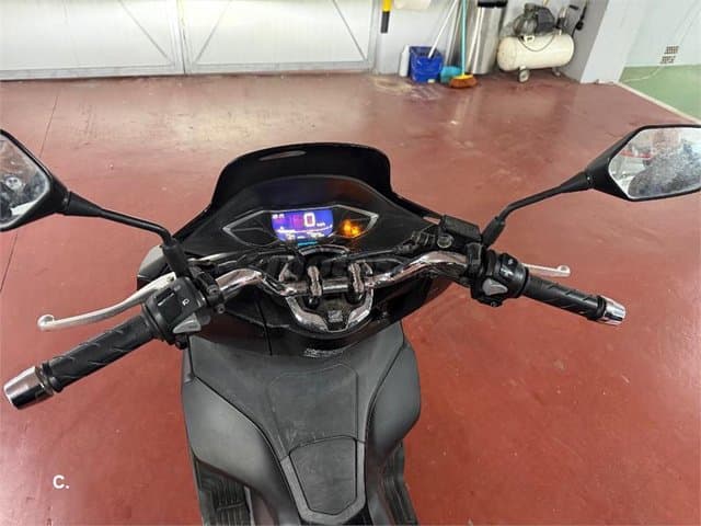Honda PCX 125 – Vista 2