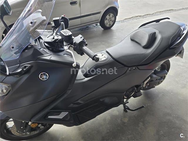Yamaha TMAX – Vista 1