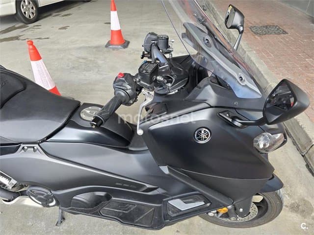 Yamaha TMAX – Vista 2