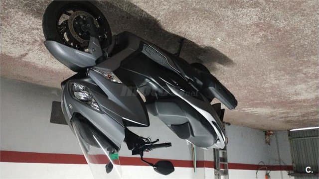 Suzuki BURGMAN 400 – Vista 1