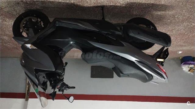 Suzuki BURGMAN 400 – Vista 4