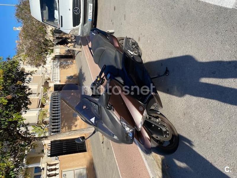 Yamaha TMAX 530 – Vista 4