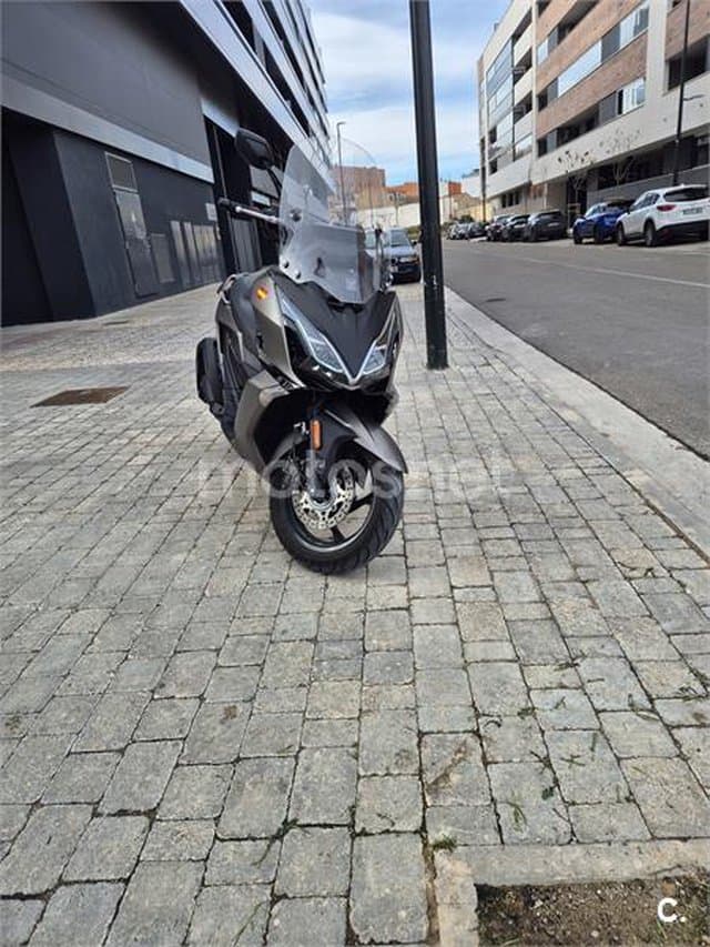Kymco Super Dink 350i – Vista 15