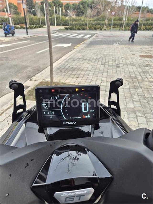 Kymco Super Dink 350i – Vista 17