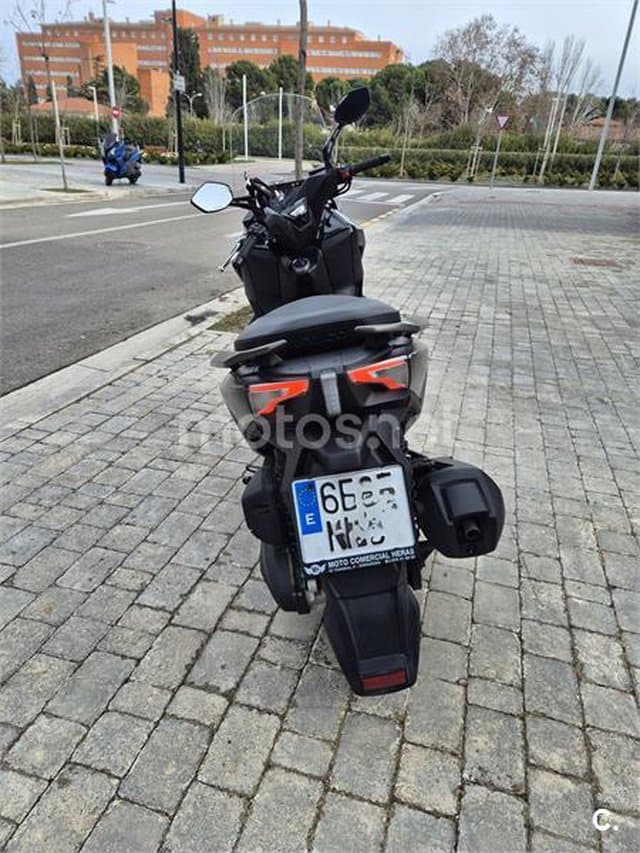 Kymco Super Dink 350i – Vista 5