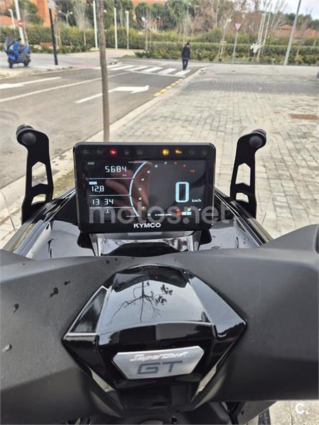 Kymco Super Dink 350i – Vista 8