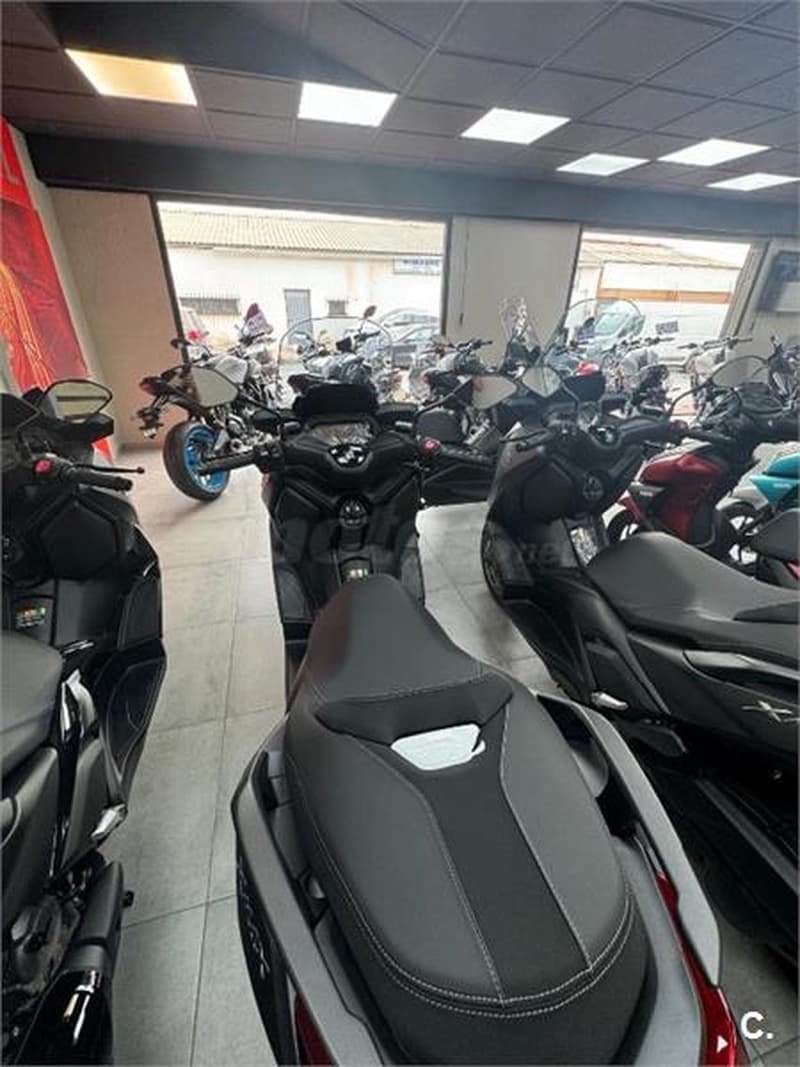 Yamaha XMAX 125 – Vista 4