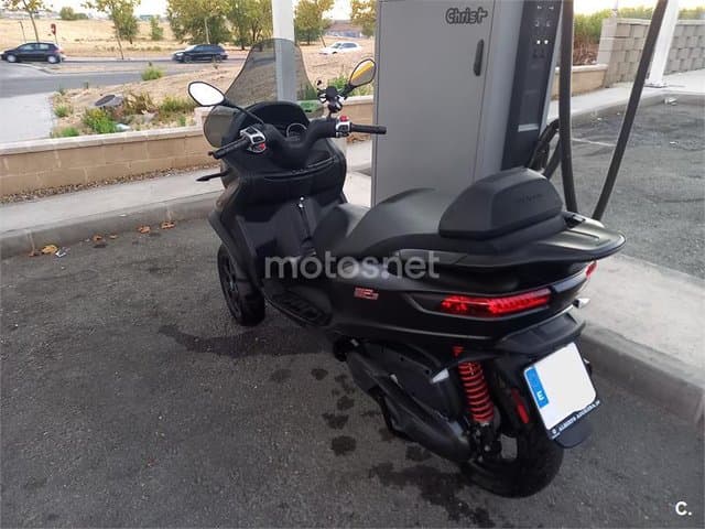 Piaggio MP3 350 – Vista 4