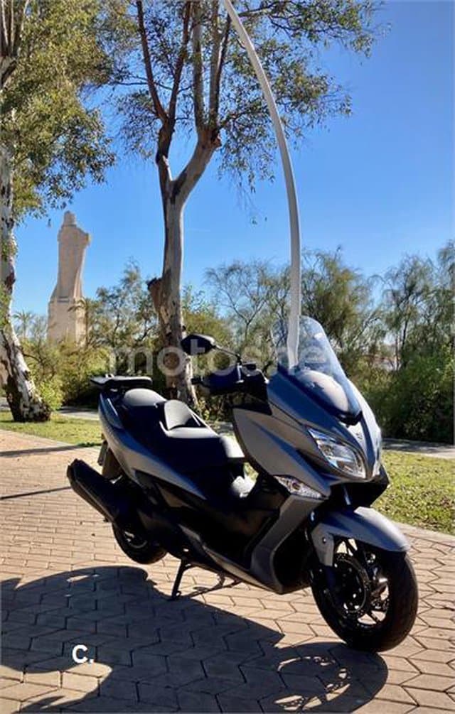 Suzuki BURGMAN 400 3900 € 2019 Huelva - 1