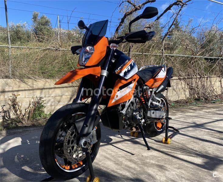 KTM 990 SUPERMOTO – Vista 2