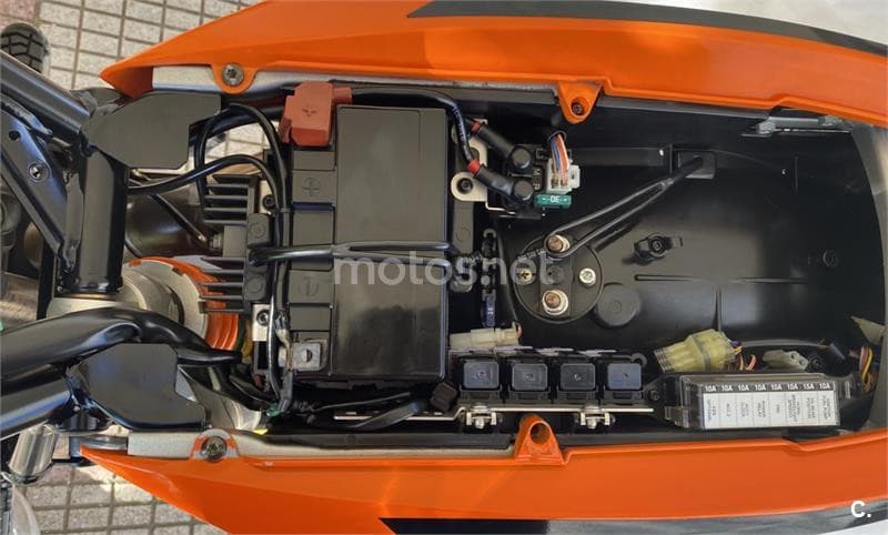 KTM 990 SUPERMOTO – Vista 12