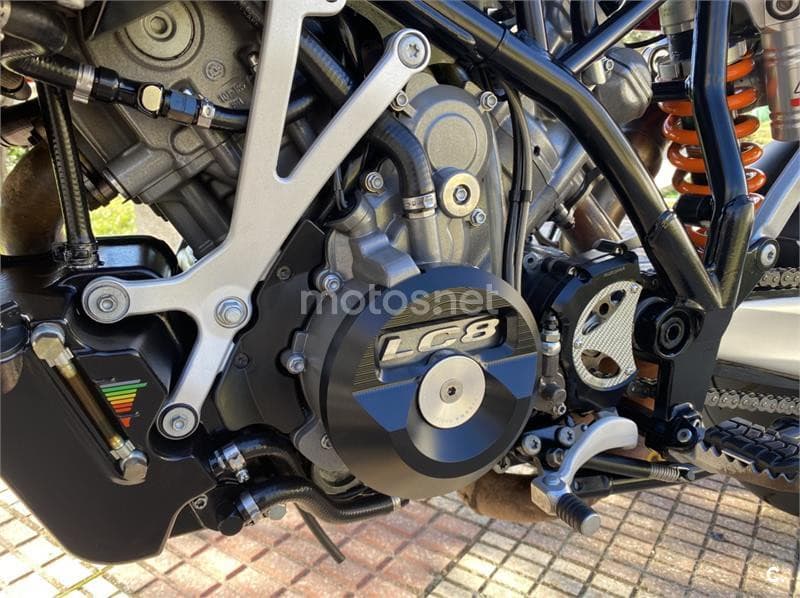 KTM 990 SUPERMOTO – Vista 6